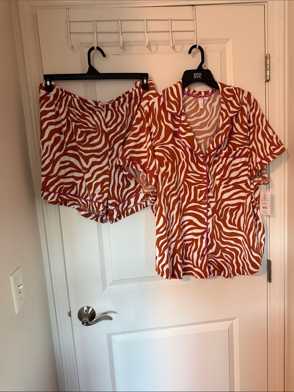Women's Zebra-Print Short Pajama Set - Rust/White